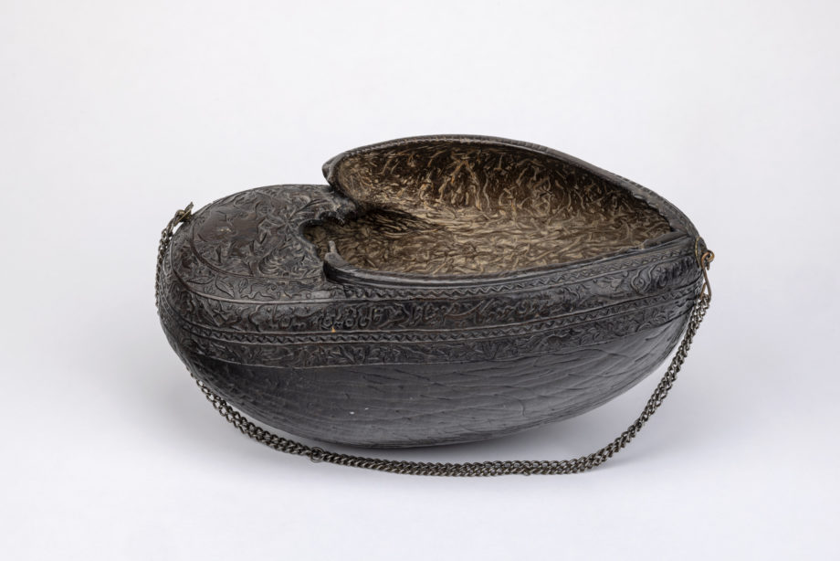 A 19th century coco de mer kashkūl with a hunting scene